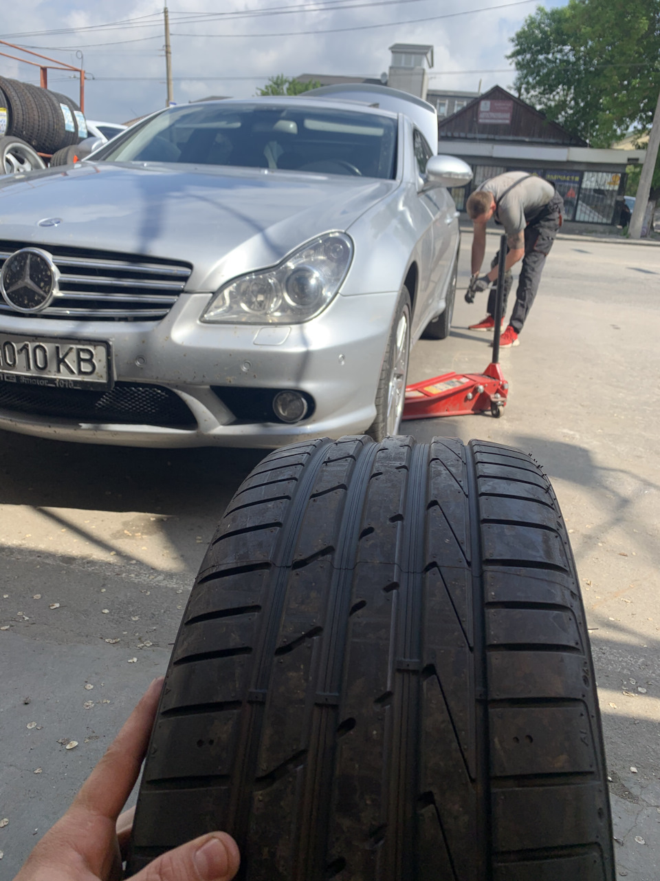 Mercedes Benz cls500 w219 гума hankook 245/40r19 2