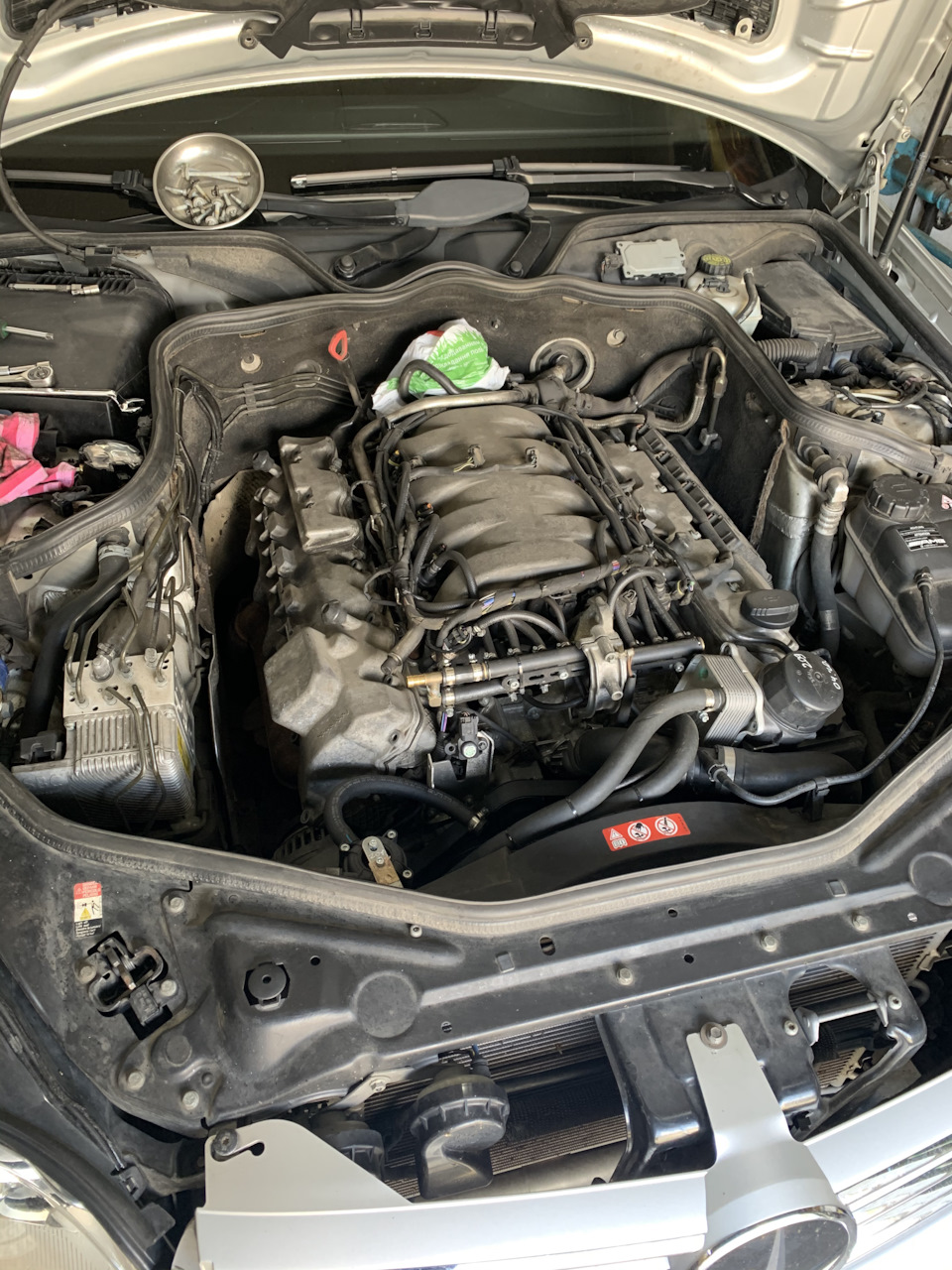 Mercedes cls500 w219 m113 заміна МСК свічок та повне ТО 1