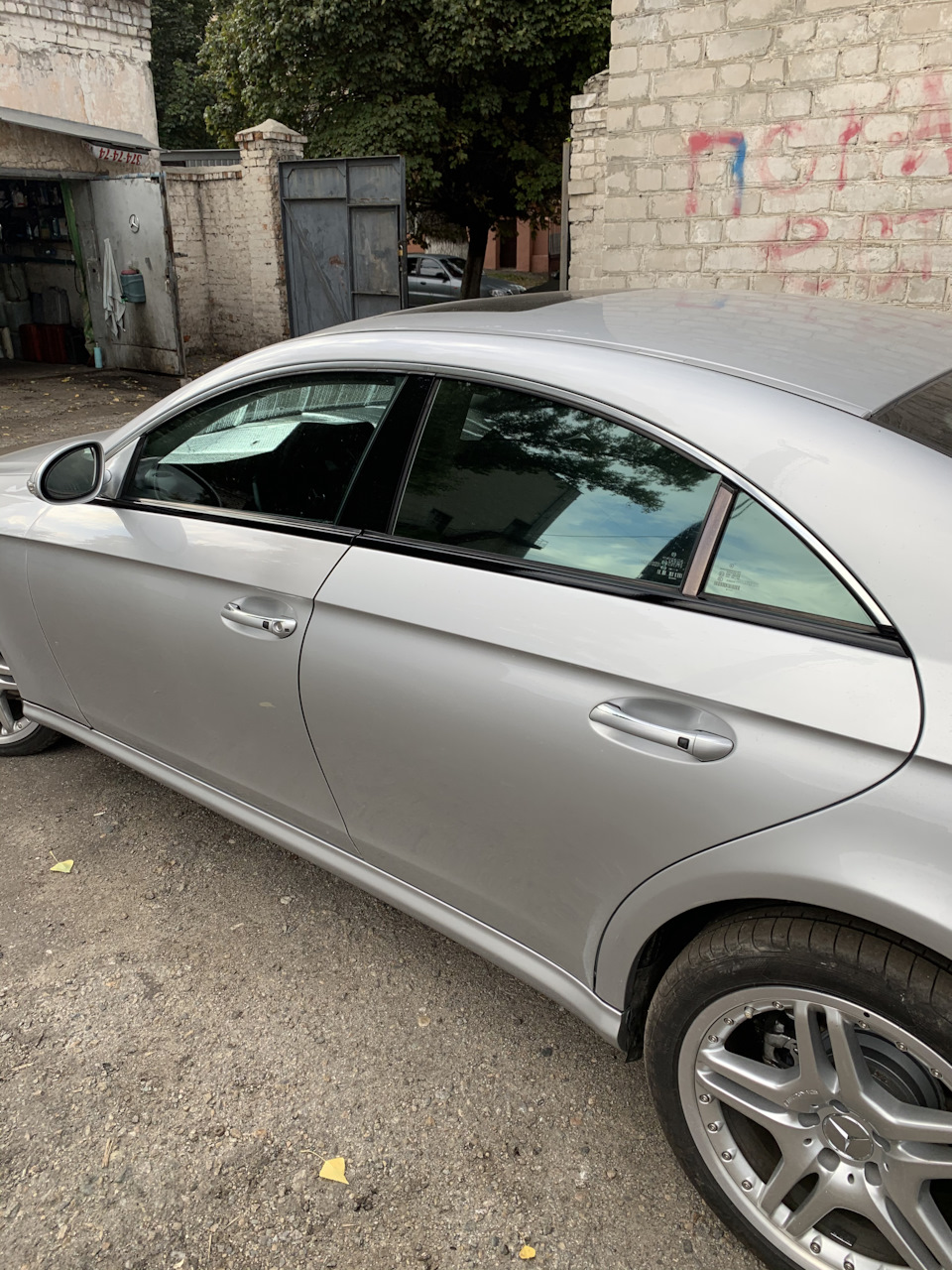 Mercedes cls500 w219 поклейка антигравійної плівки 5