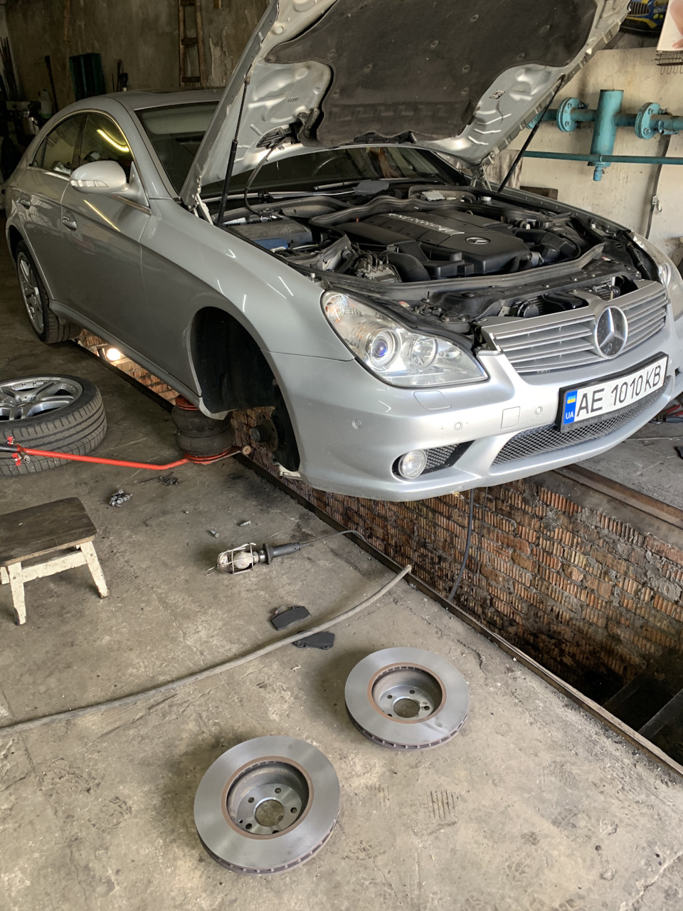 Mercedes cls500 w219 профілактика передніх гальм 1
