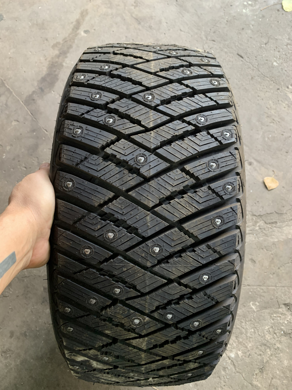Mercedes cls500 w219 зимова гума Goodyear ultragrip 245/45r17 1