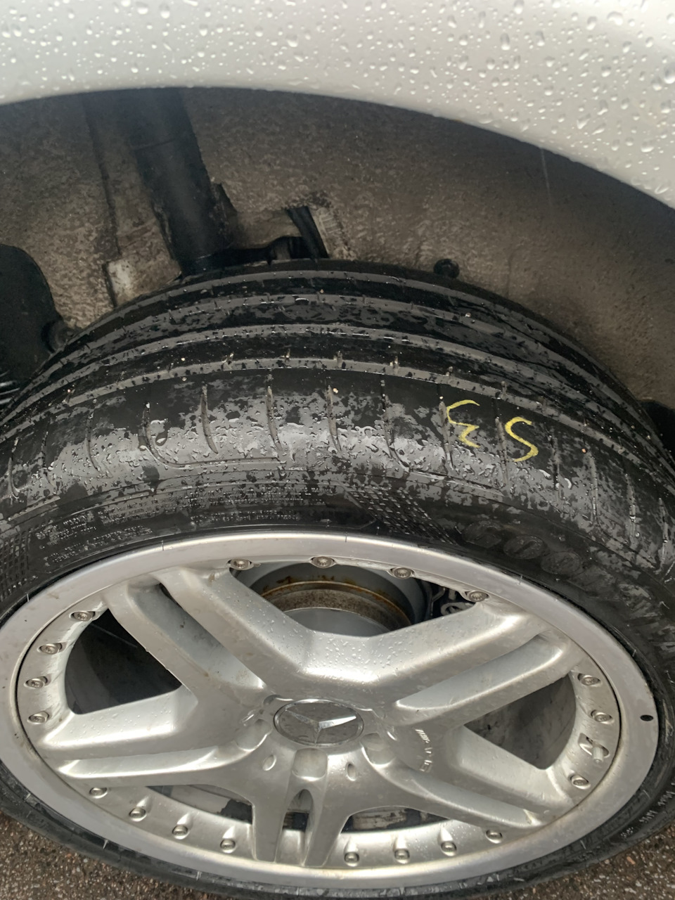 W219 Cls гума Goodyear asymmetric 5 3