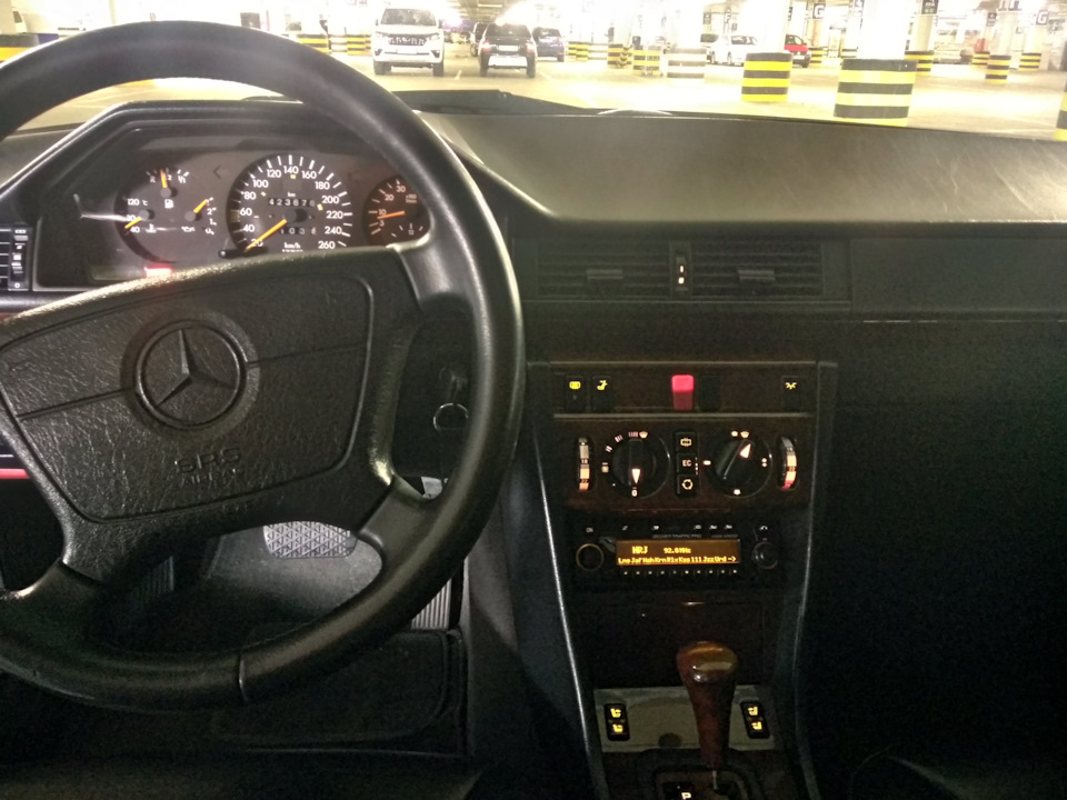 Becker Traffic Pro в w124 5