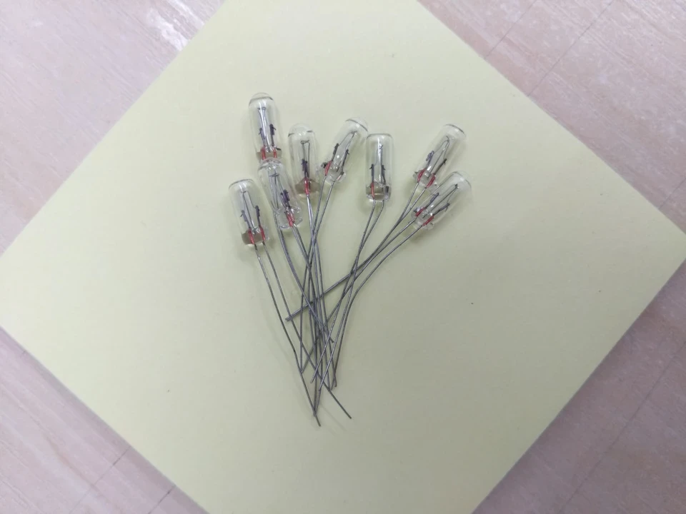 Лампочки 12v 0.5w в торпедо w124