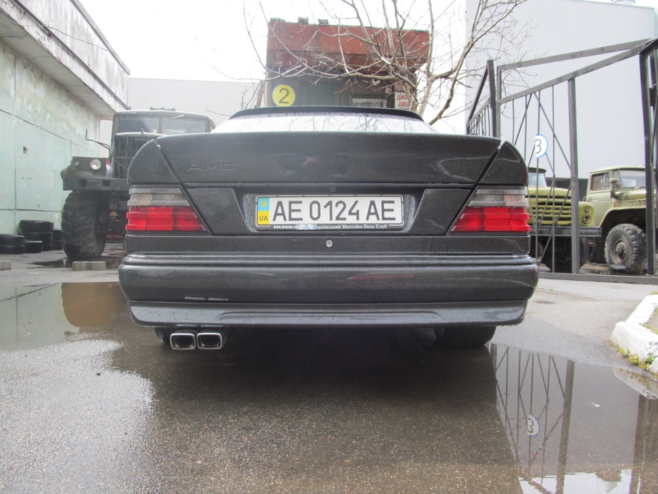 Оригінальний спойлер AMG на С124! Він же duck tail, він же качиний хвостик від AMG. 2