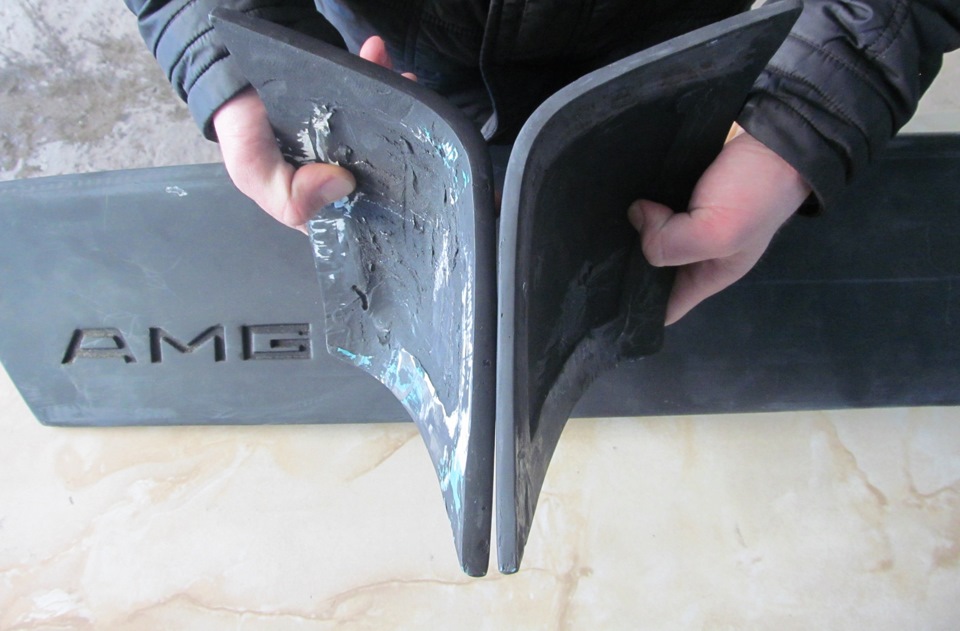 Всім відомий duck tail, він же качиний хвостик від AMG. 3