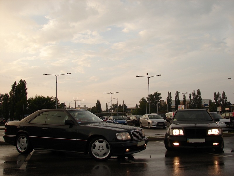 Два w124 coupe AMG style 4