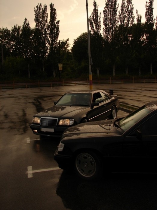 Два w124 coupe AMG style 1