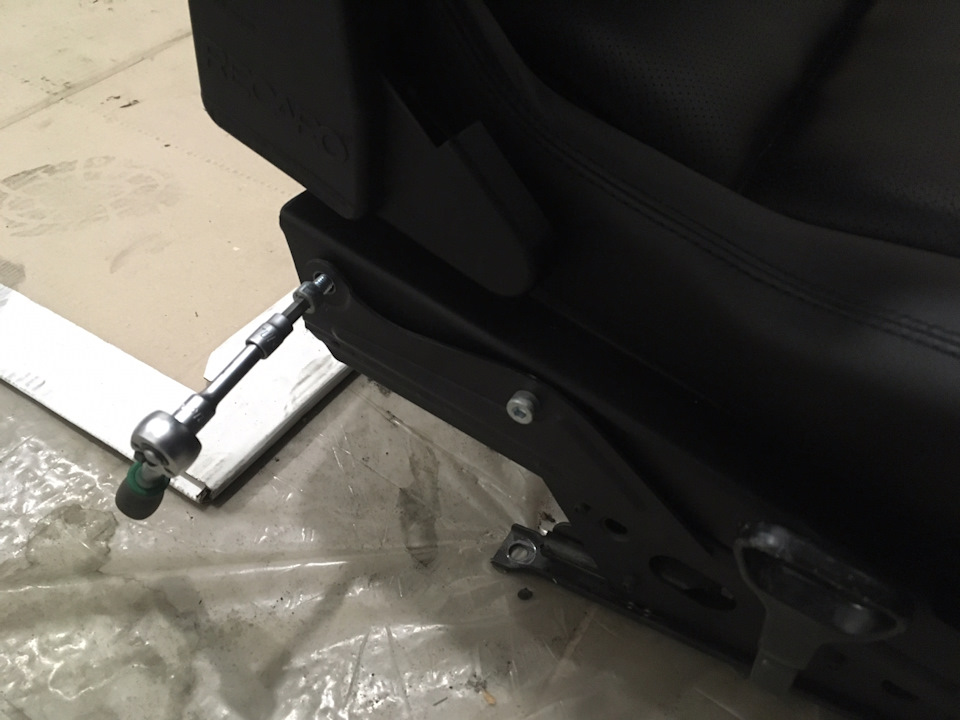 Recaro CSE. Ставимо на електролазню 2