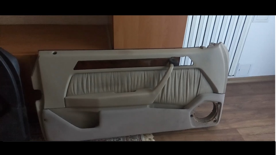 w124 coupe Ремонт дверних карток 1