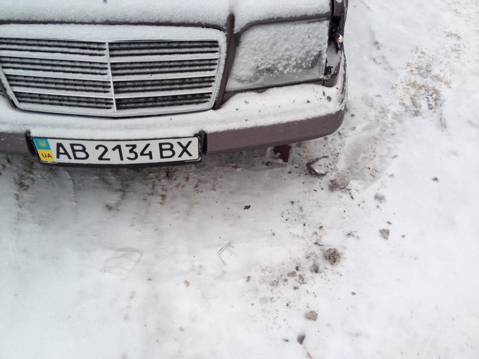 У моїх сусідів напевно з'явилася традиція - щороку бити мені автомобіль 3