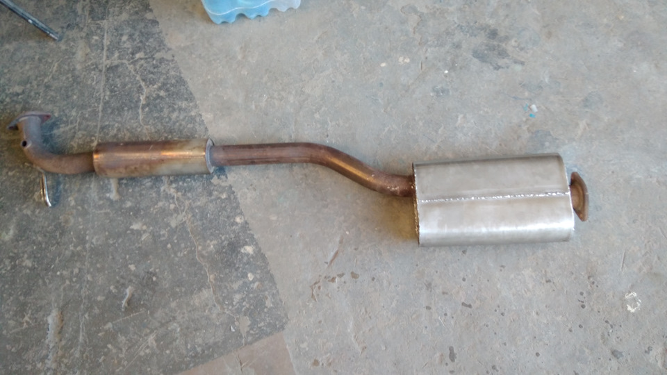 Дядя Вася вдома усуває косяки іменитого ательє Rud Exhaust 5