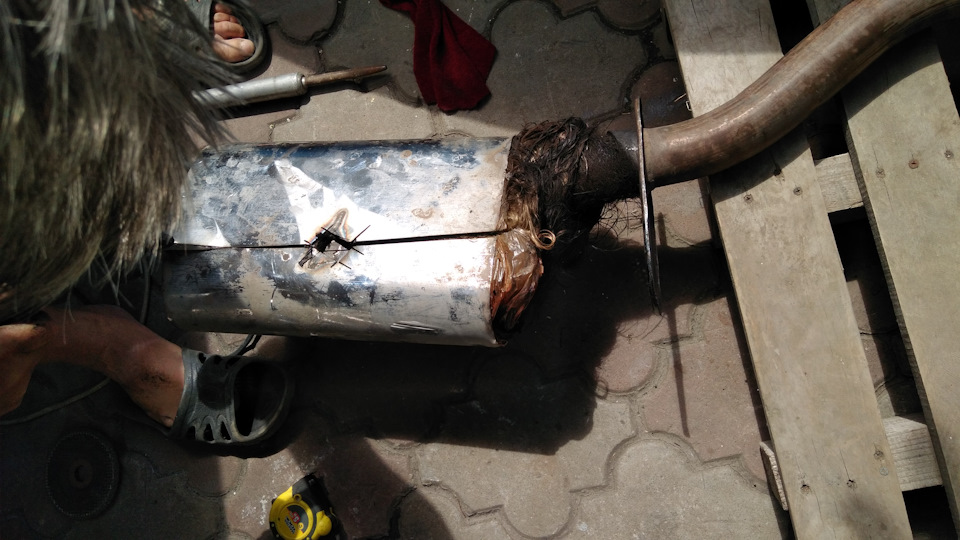 Дядя Вася вдома усуває косяки іменитого ательє Rud Exhaust 3
