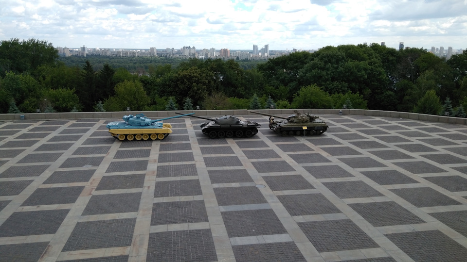 Вікенд в Києві, частина 1 - Батьківщина-мати 3