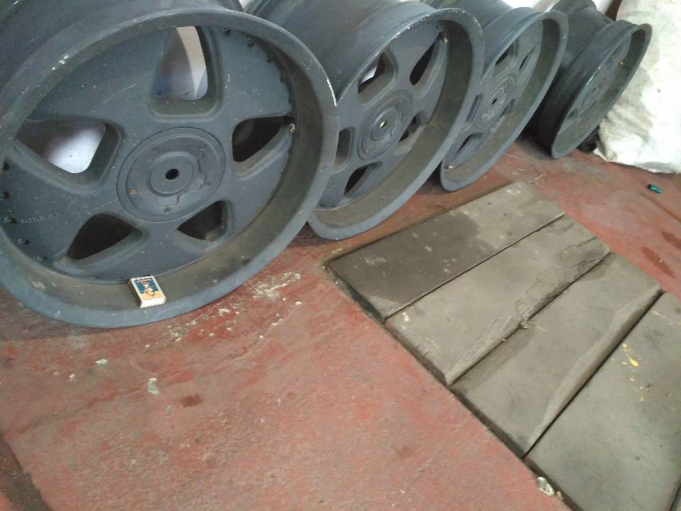 Прикупив диски різноманітні 1
