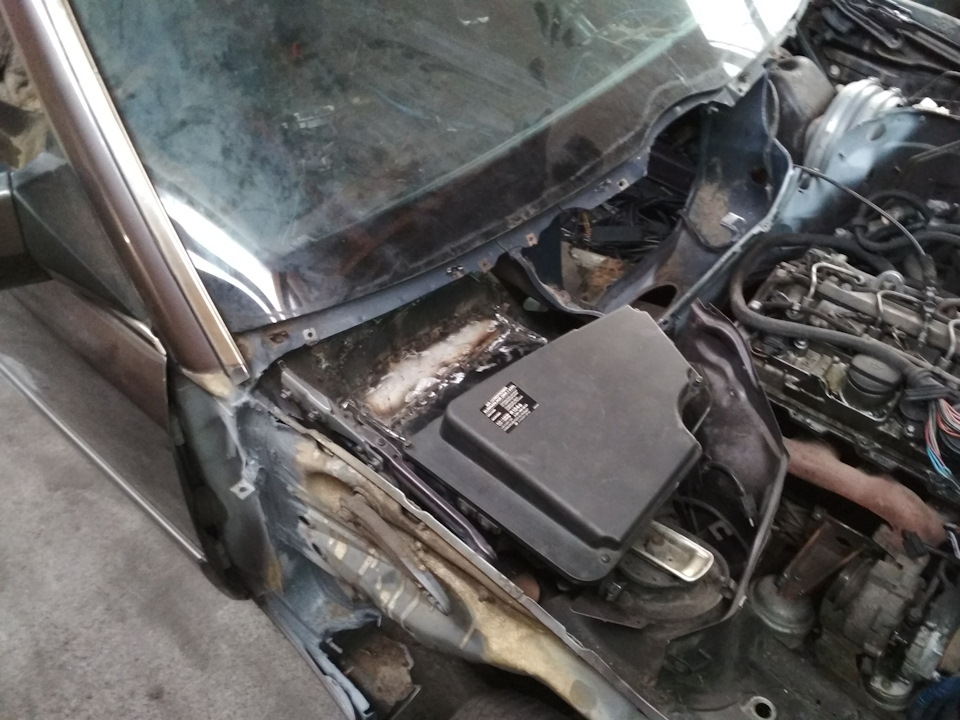 Присобачив ящик блоків управлінь 4