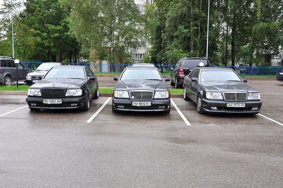 LUXURY OF MERCEDES-BENZ COUPES 2012 PHOTO_1