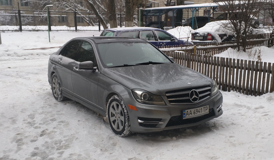 Нова іграшка W204 C250 AMG 1