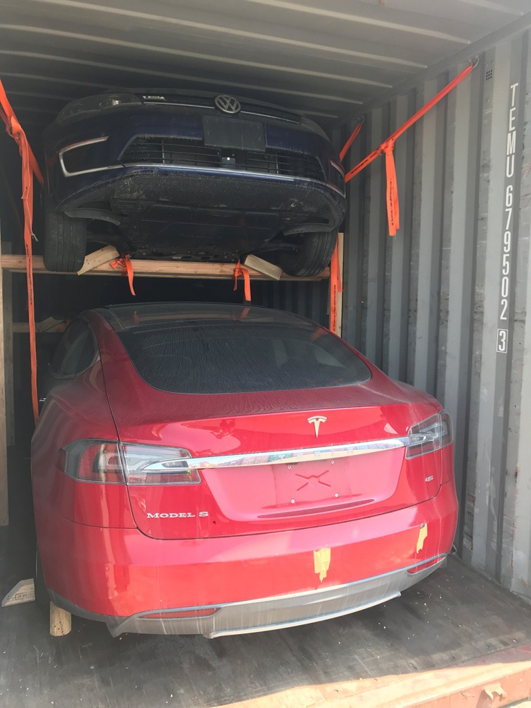Приїхав Гаджет для чоловіків Tesla Model S 2