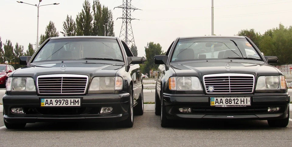 W124 Coupe WALD Designo Graphite Metallic & W124 Coupe AMG Blauschwarz Metall