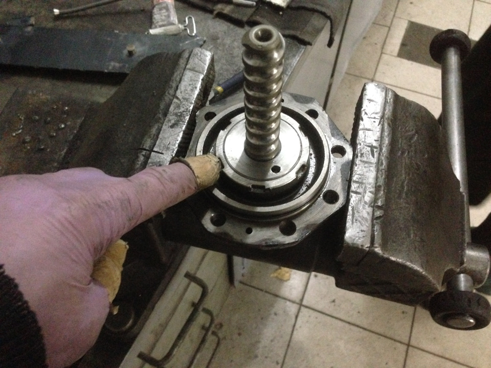 Про заміну повного ремкомплекту рульового редуктора w124 5