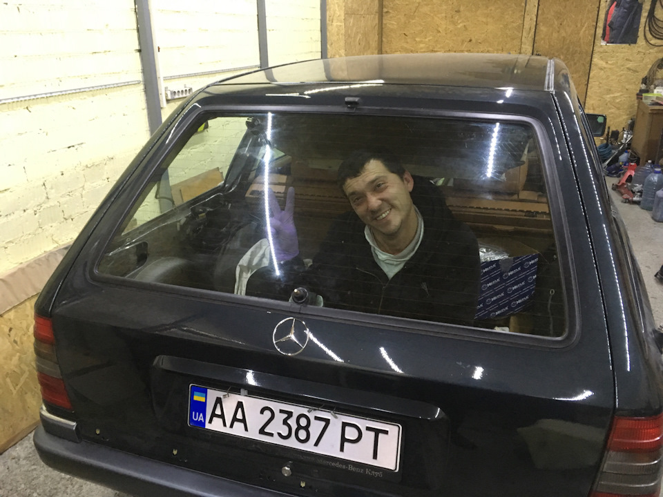 Заднє скло та двірник 4