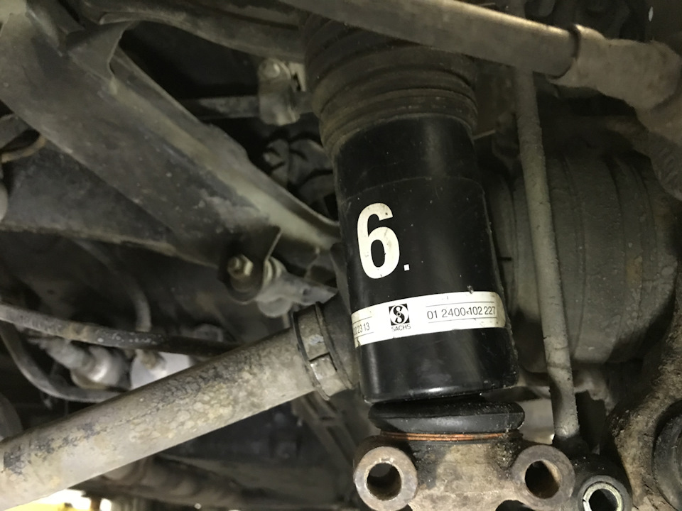 Заміна комплекту важелів задньої підвіски 5