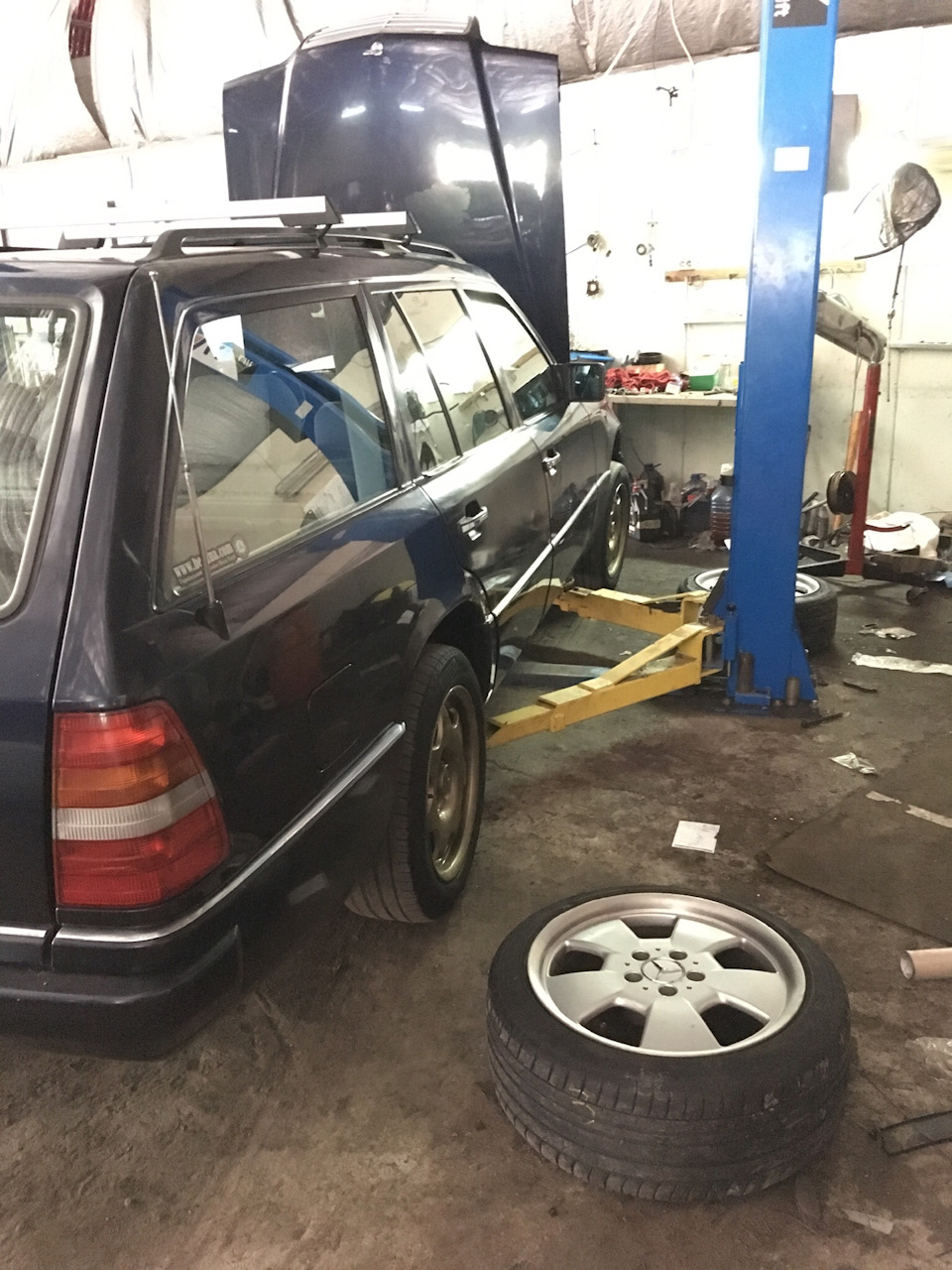 R17 від mb R129, 8,25j, et - не пам'ятаю скільки 3