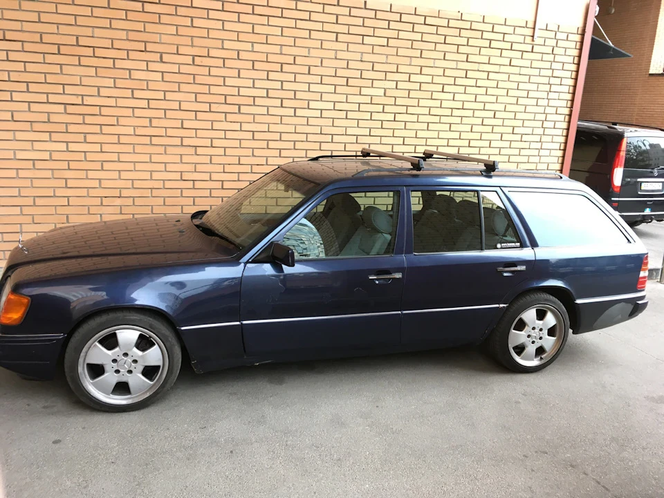 R17 від mb R129, 8,25j, et - не пам'ятаю скільки