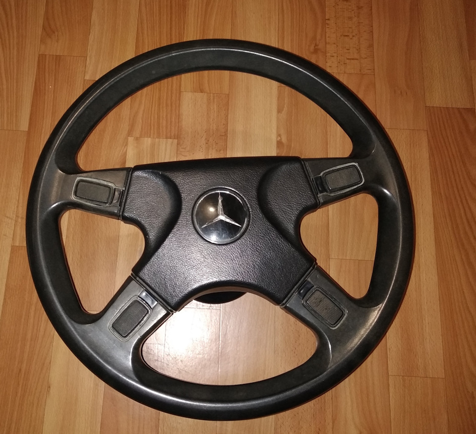 Кермо atiwe silberpfeil II той самий AMG 1