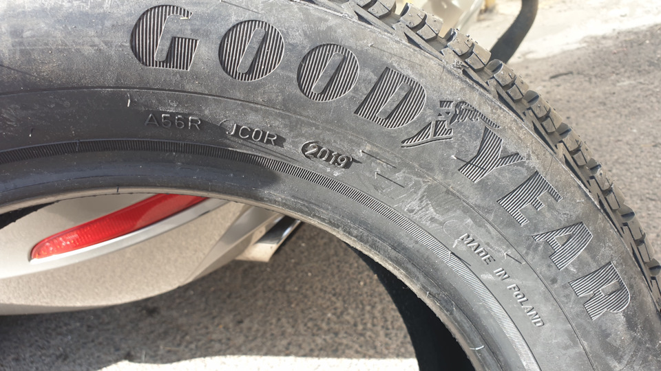 Нові зимові тапки Goodyear UltraGrip Ice 2 225/55 R16 99T XL на мій w211 4