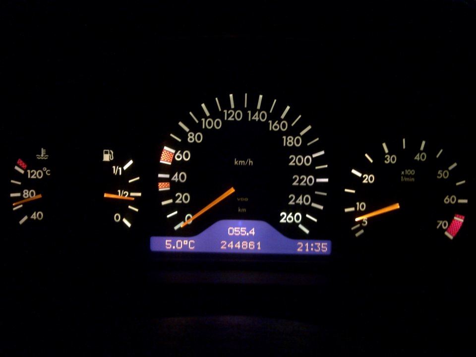 Фото Mercedes w210 3