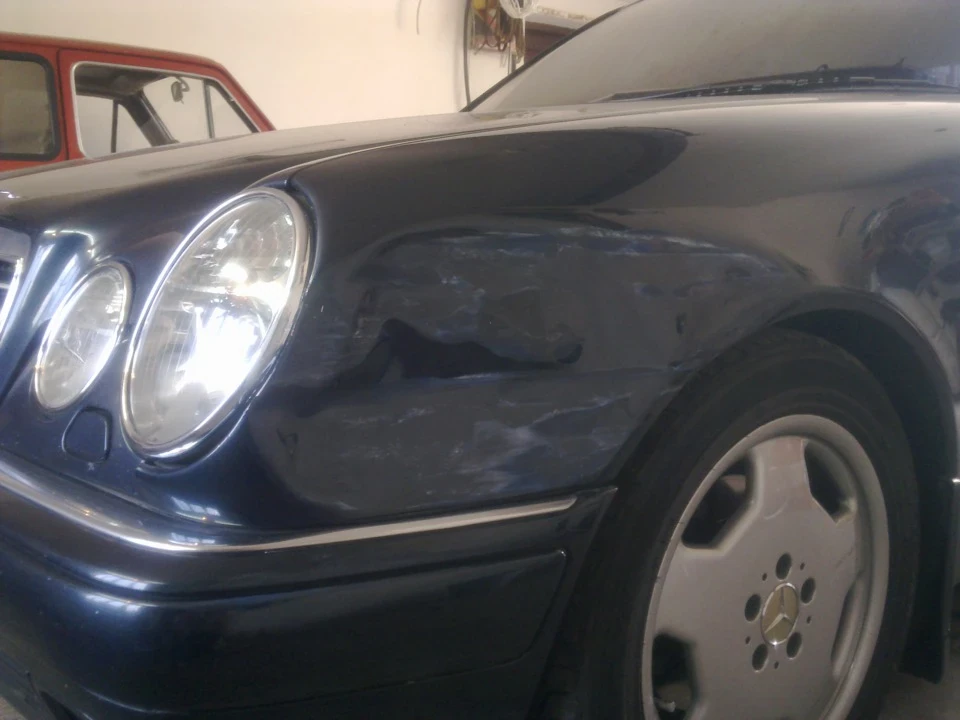 W210 ДТП. Не потрібно клацати на ходу навігатор