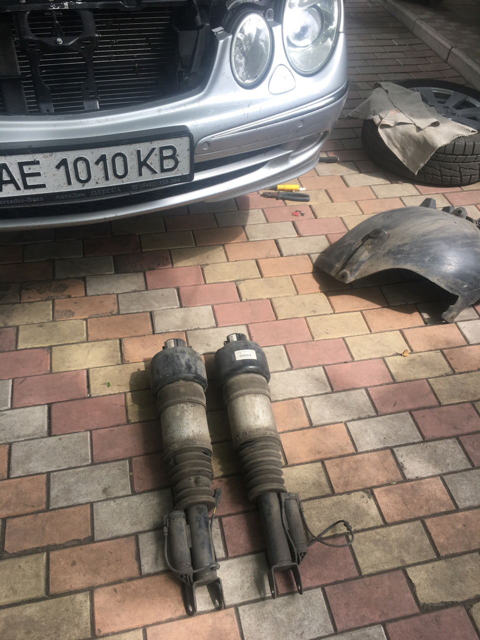 Mercedes w211 передні пневмобалони 4