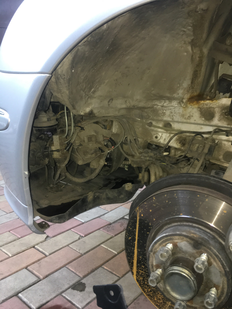 Mercedes w211 передній лівий підкрилок А 211 698 01 30 3