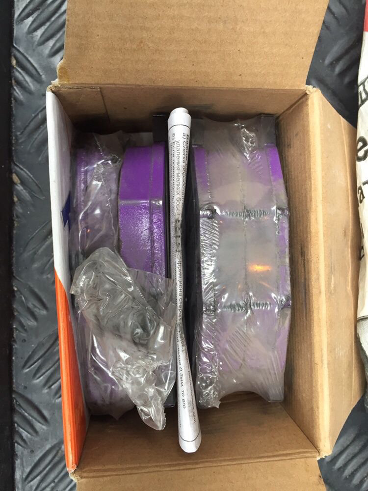 Продам нові передні колодки w211 4