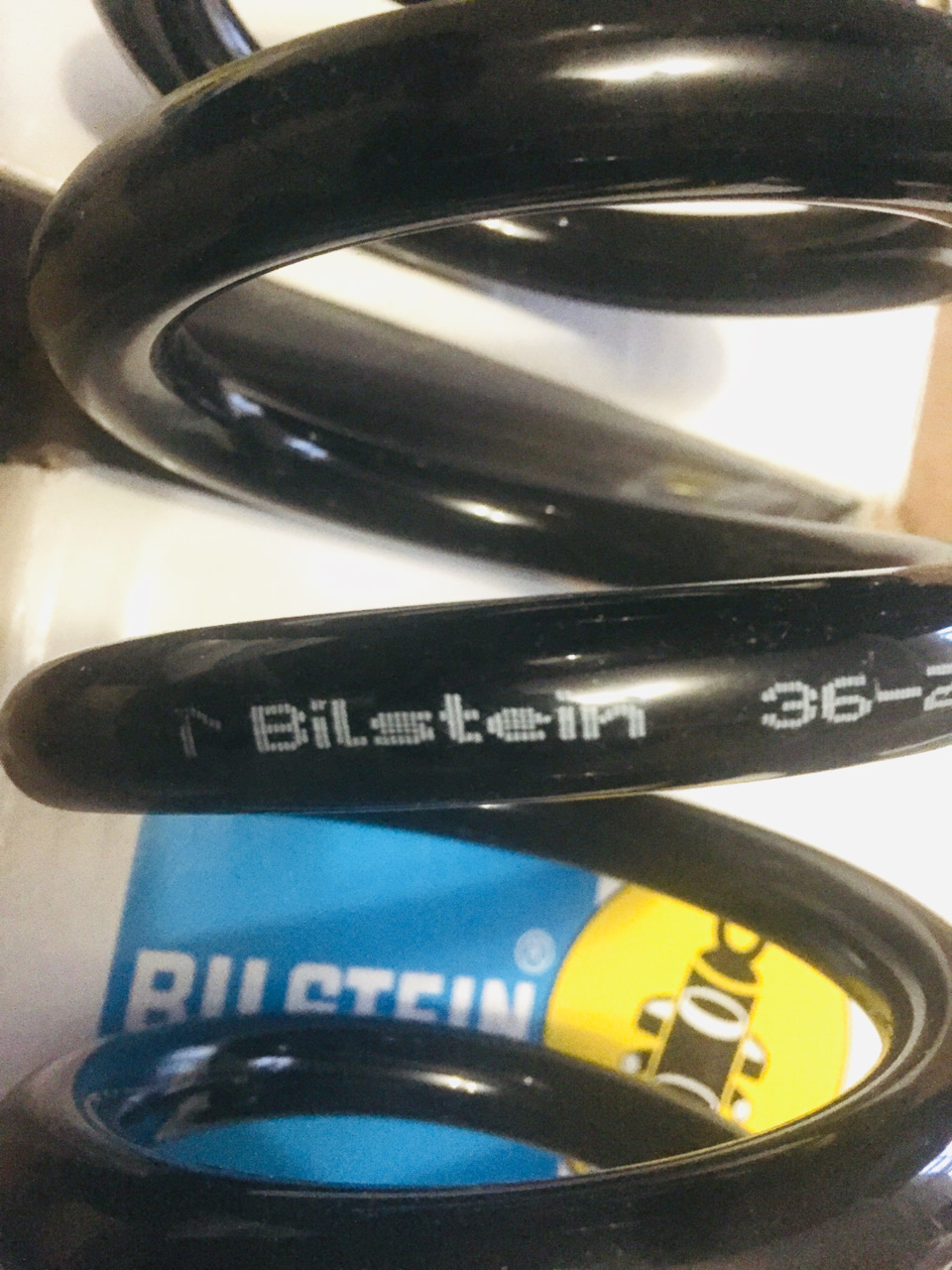 Передні пружини BILSTEIN під V8 3