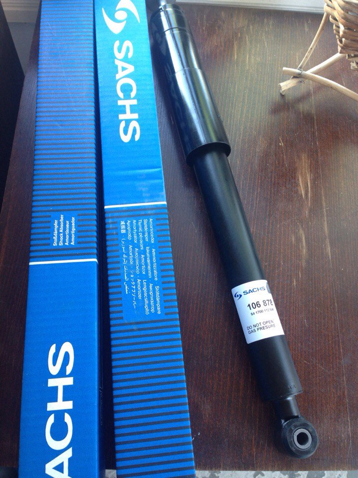 Заміна задніх амортизаторів (SACHS) 4