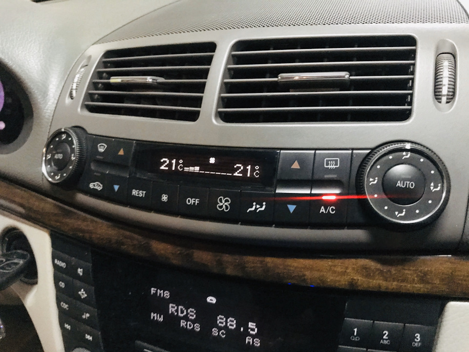 Замінив блок клімат контролю w211 3
