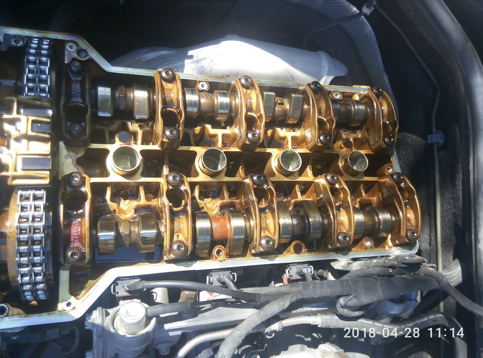 Чистка вентиляції картерних газів, дроселя та впуску M111.942 1