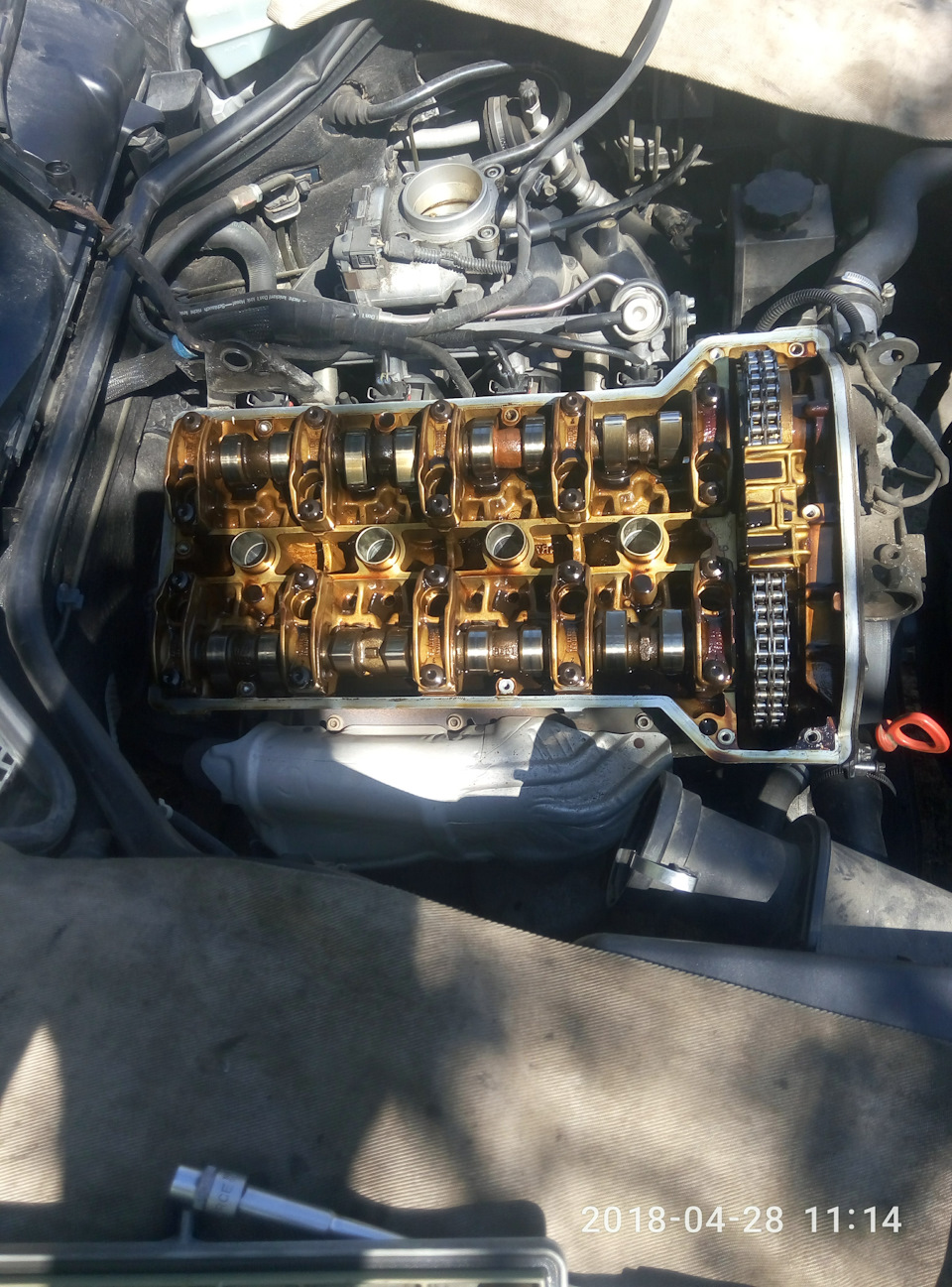 Чистка вентиляції картерних газів, дроселя та впуску M111.942 4