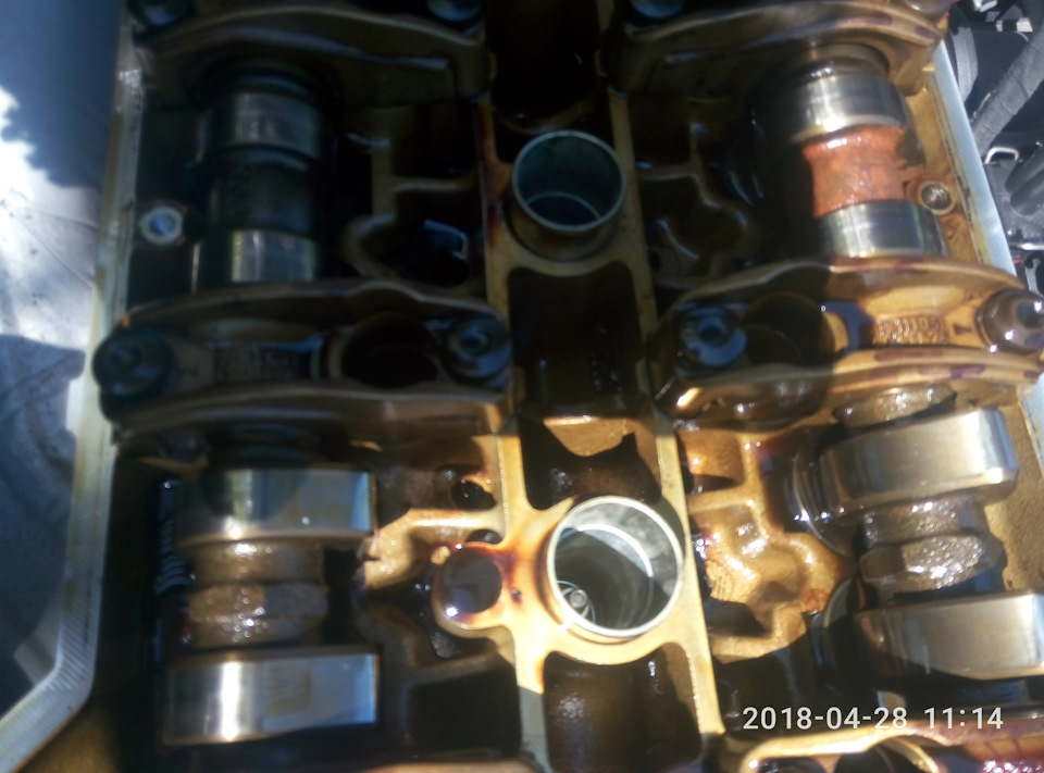 Чистка вентиляції картерних газів, дроселя та впуску M111.942 3