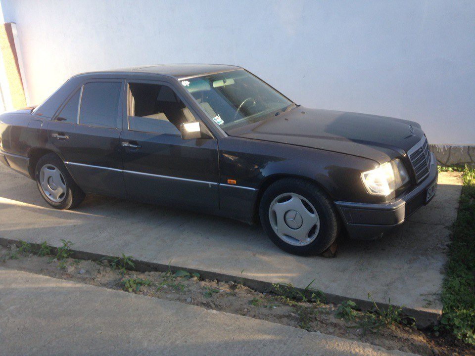 Знайшов фотки на телефоні свого W124. 1