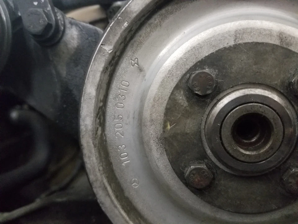 Протерся шків вискомуфти M104