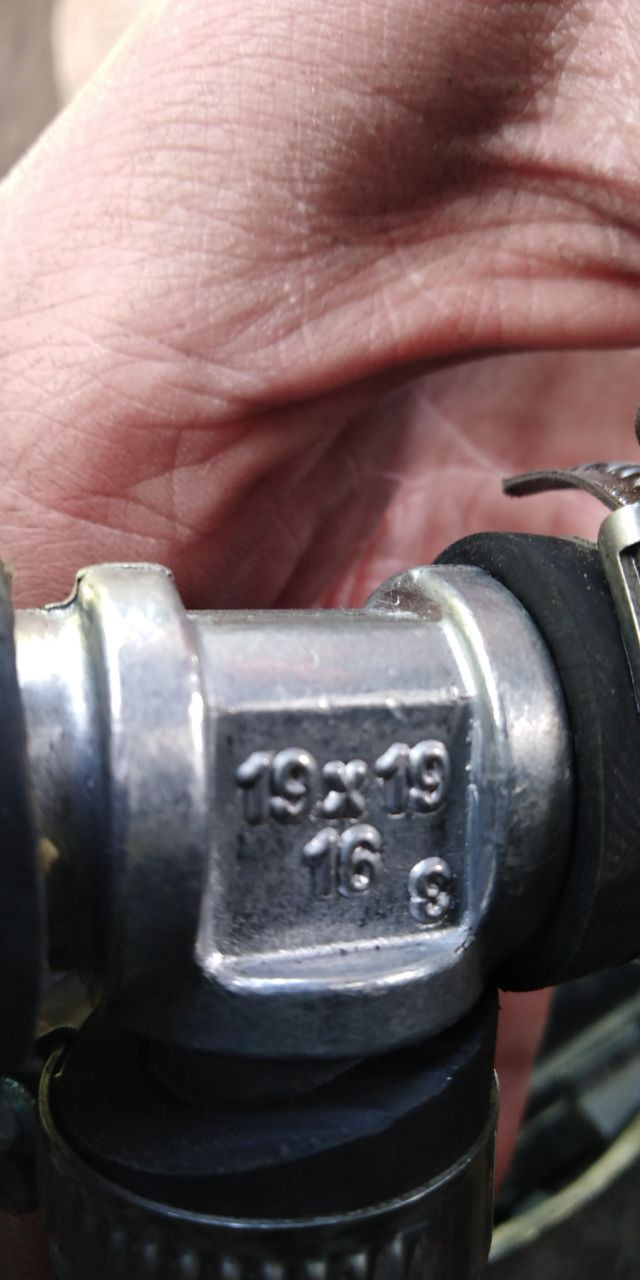 Всюди можна зустріти ВАЗ деталі 2