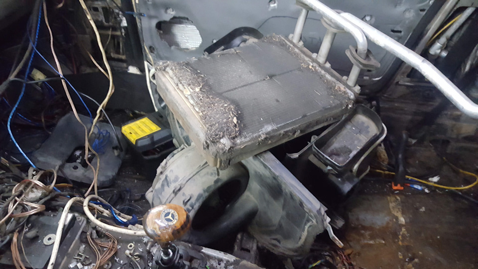 Салон 2. Обслуговування печі w124 3