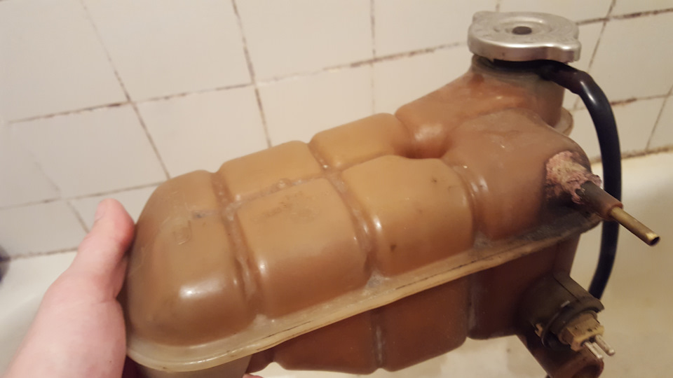 Зміна розширювального бачка. 2