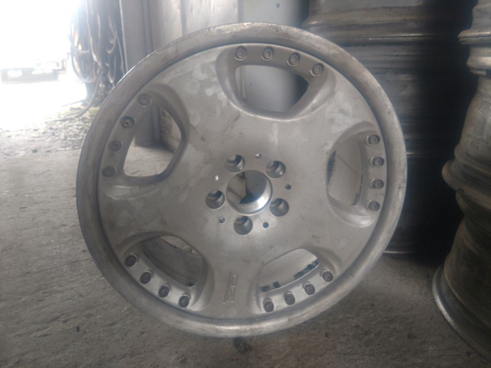 Підготовка до літа Диски R18 AMG 3