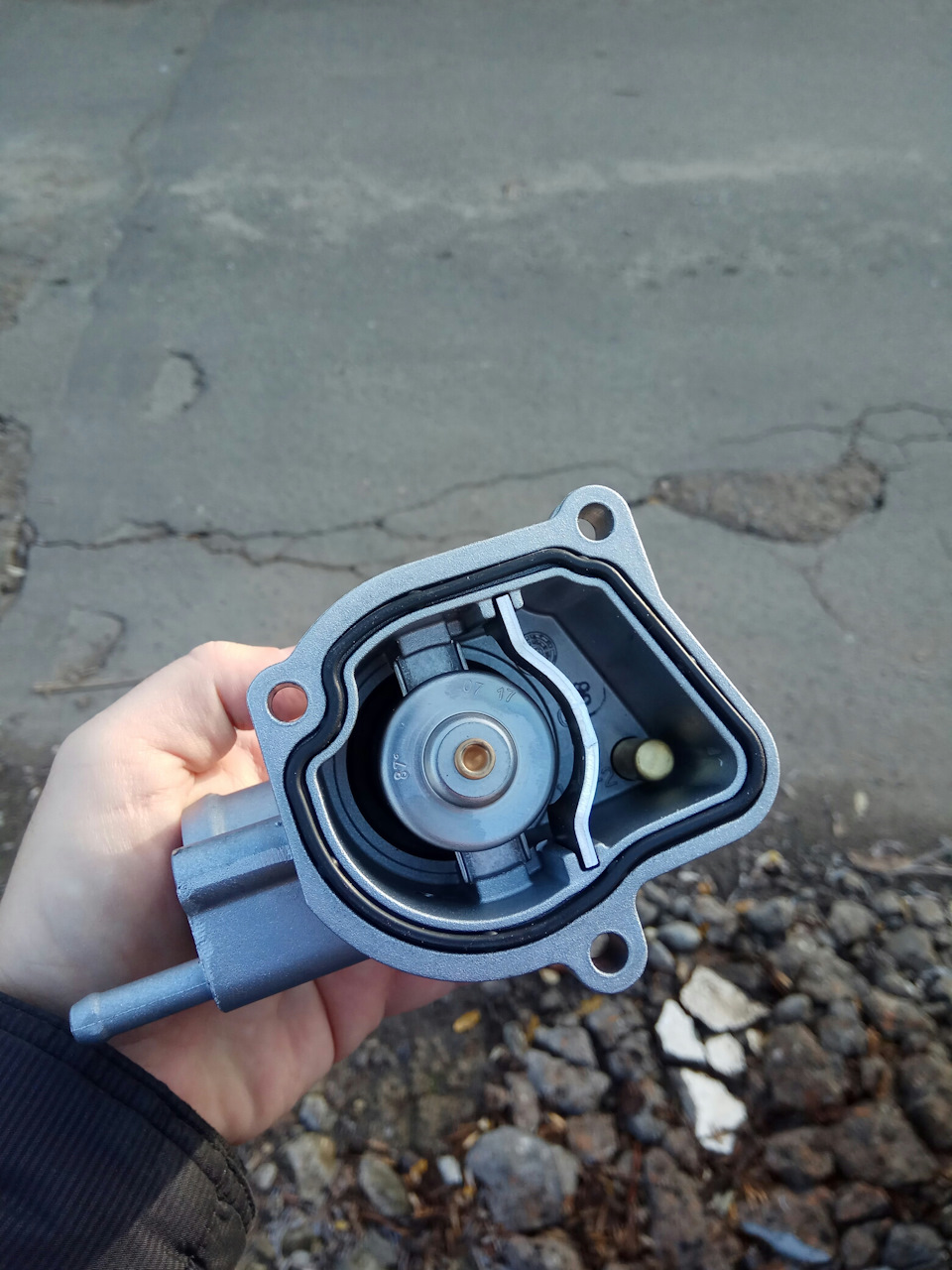 Заміна термостата 3,2 cdi на 87 ° 2