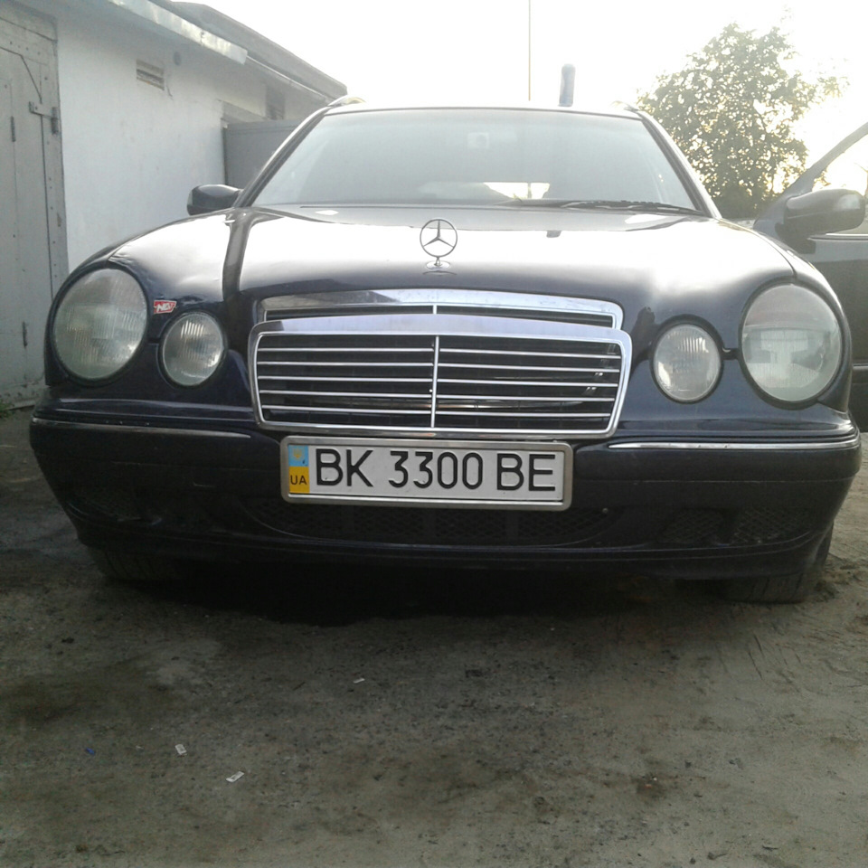Полірнув фари змінив роз'єм лампочок на Н7 і лоханувся з ґратами Mercedes w210 3.2CDI 4